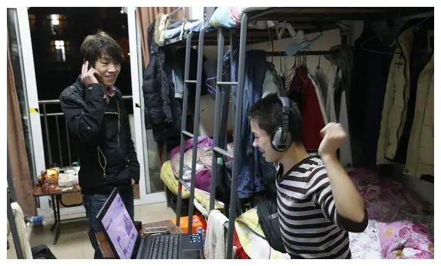 0度校方：用电习惯不好电工称到不了j9国际大学生宿舍月用电竟达80(图4)