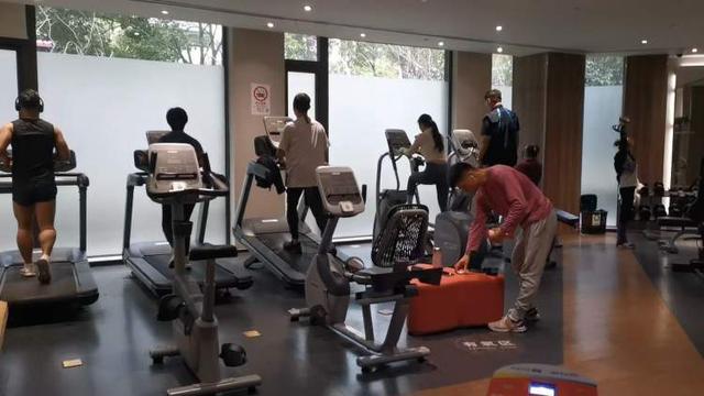 包天!分时段按次结费和买月卡谁更划算?j9九游会登录上海社区健身房最低1块钱(图4) 包天!分时段按次结费和买月卡谁更划算?j9九游会登录上海社区健身房最低1块钱(图4)